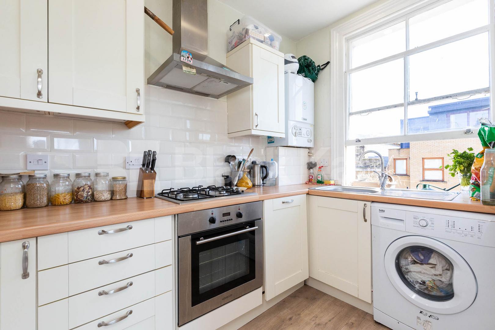 Modern two bed minutes to camden tube and regents park  Delancey Street, Camden